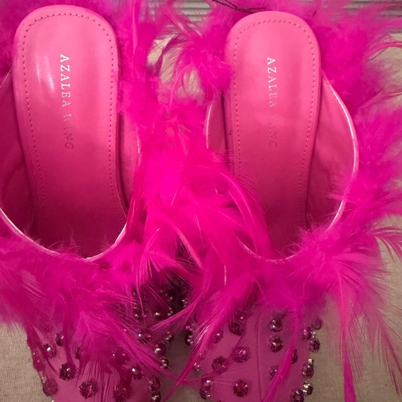 Azalea Wang fuchsia Pink Feathered & Rhinestone Embellished Mules NW - Picture 2 of 5